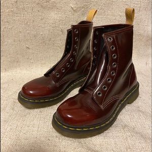 Vegan leather Doc Martens. Sz 6
